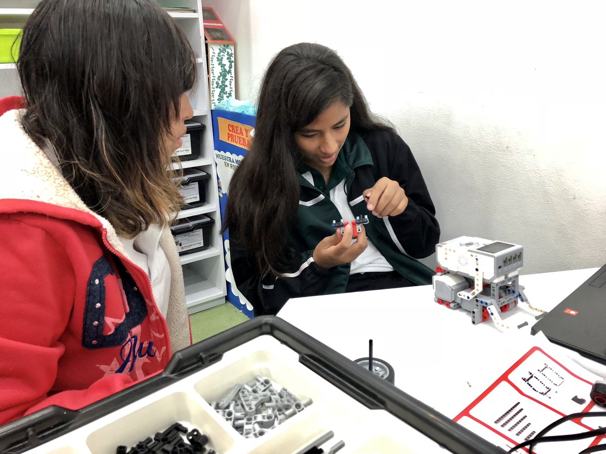 cobacjfeo's tweet photo. El futuro es de los que emprenden cosas nuevas. Muchas felicidades a nuestros estudiantes que realizan el taller de “Arte y Robótica”, poniendo en alto al Colegio de Bachilleres de Coahuila con una actitud de superación. #saltillo #cobac #jfeo #gostudentgo @cobacjfeo https://t.co/d31RlV9kMx