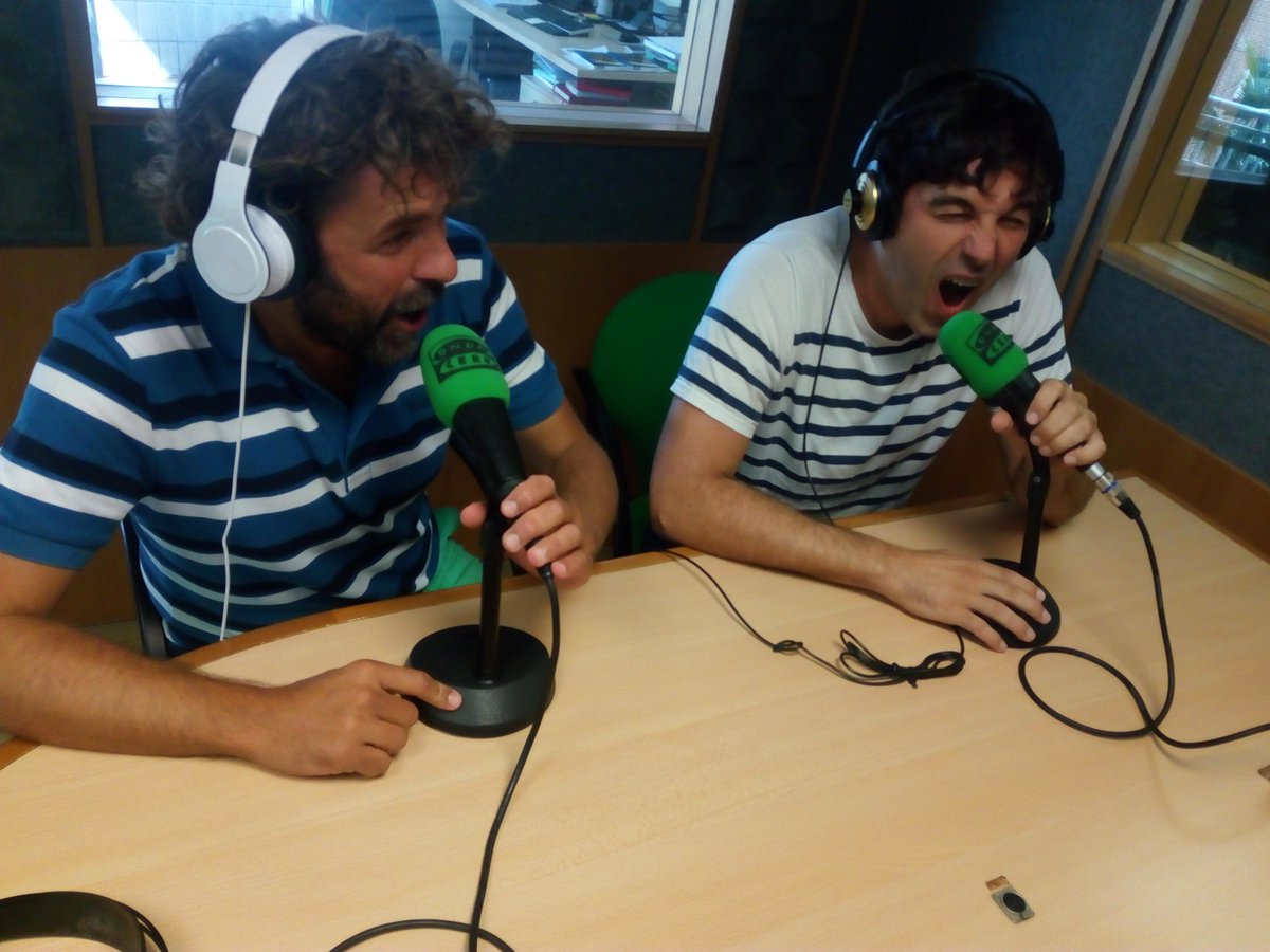 GVGaliciaOC's tweet photo. É #venres de #Cuchipanda con @PoloCorreoVento 👏👏
Como vedes, @KikemauQuique e @CarlosTaboada_ veñen con fame de micro despois de dous meses sen programa 😀😃 https://t.co/M7F10V5PDc