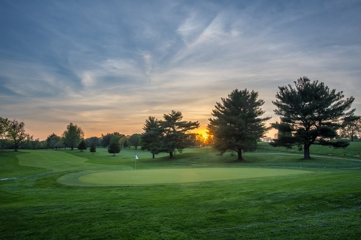 It's never too early to start thinking about how you're going to spend your weekend! At the golf course that is... 

Book your weekend tee time now - bit.ly/2v4JoxI