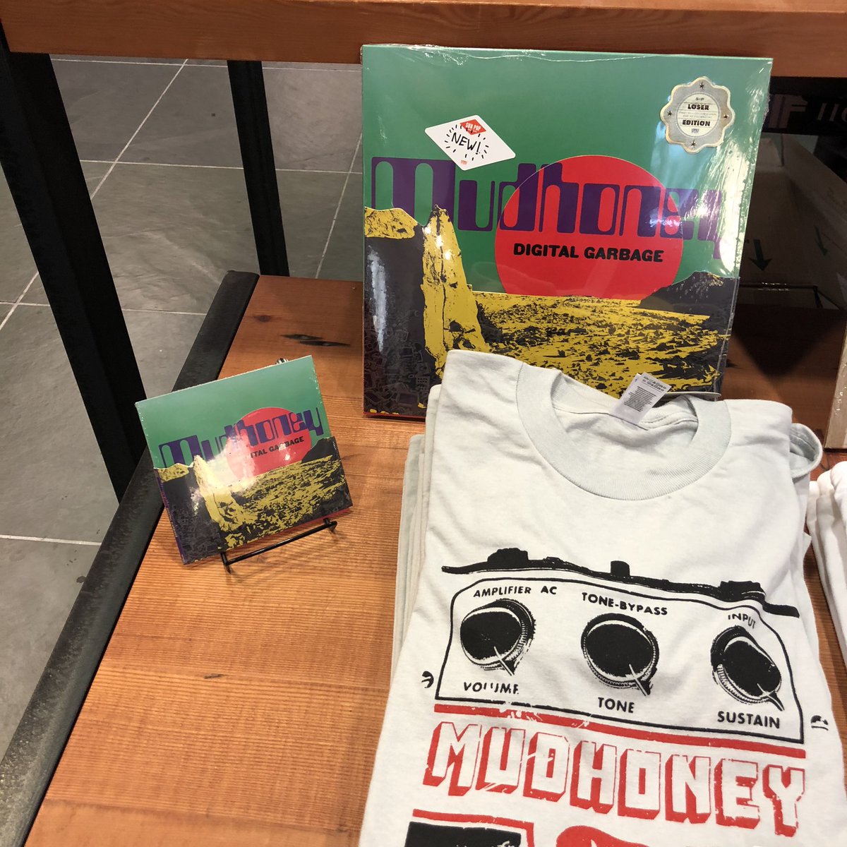 hopapalooza's tweet image. While flying through @SeaTacAirport picked up the new @mudhoney album at the @subpop store. Looking forward to catching the band tonight at @DantesLive! #digitalgarbage