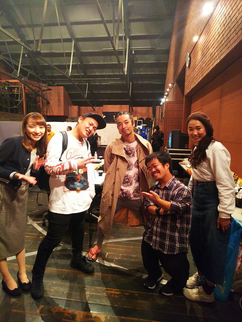npohiphop's tweet photo. SONOR凄かった。
未來くん×ヨンさん×及川さん
振り付け、身体能力、コンタクト、音、演出、流れ、メッセージ。
すっげぇ。と感じるばかり。勉強。
アガイガウガアイミライくん。
#SONOR 
#森山未來くん
#アガイガウガ
#アイ
#SOCIALWORKEEERZ 
#DanceForSocialinclusion 
#Dance 
#ContemporaryDance https://t.co/oYDuan570T