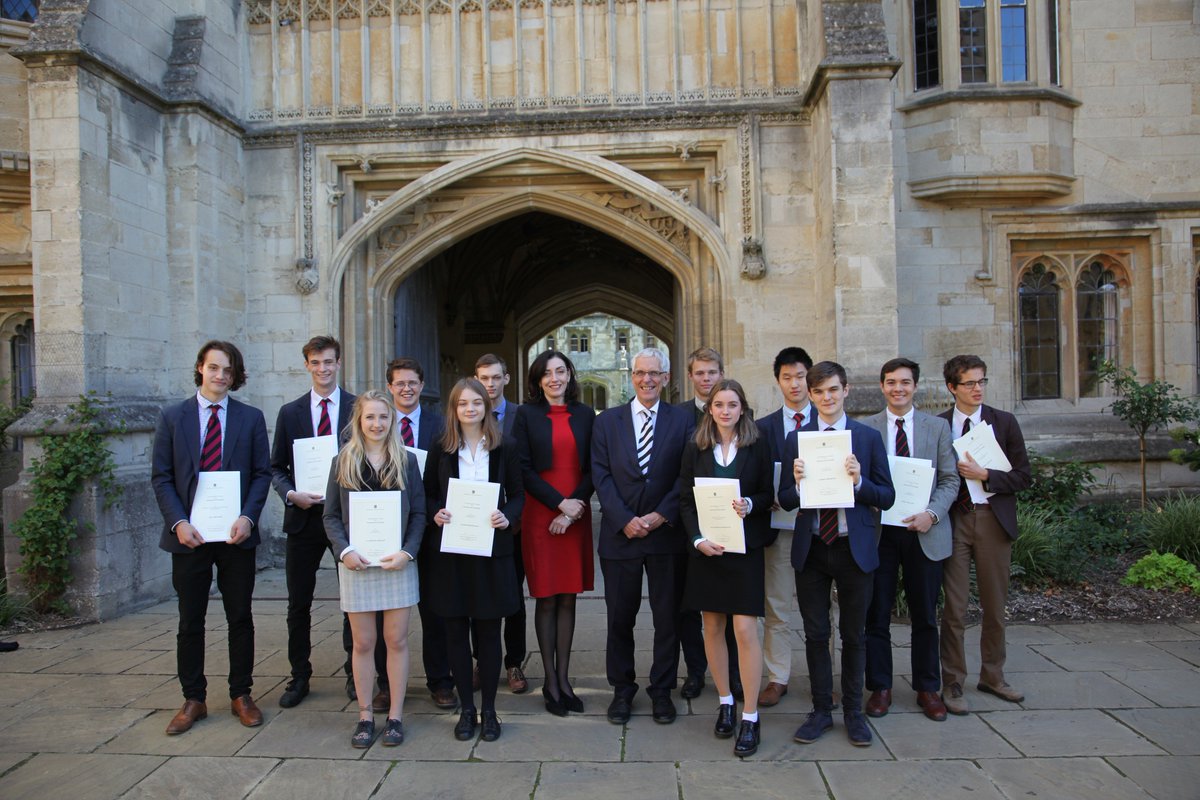 MCSOxford's tweet photo. The 13 Waynflete prize-winners met with @magdalenoxford's president to collect their prizes this afternoon. With projects ranging from poetry to computing to linguistics, it was a varied and fascinating set of projects and research so congratulations to everyone involved! https://t.co/INBEIaP2Tl