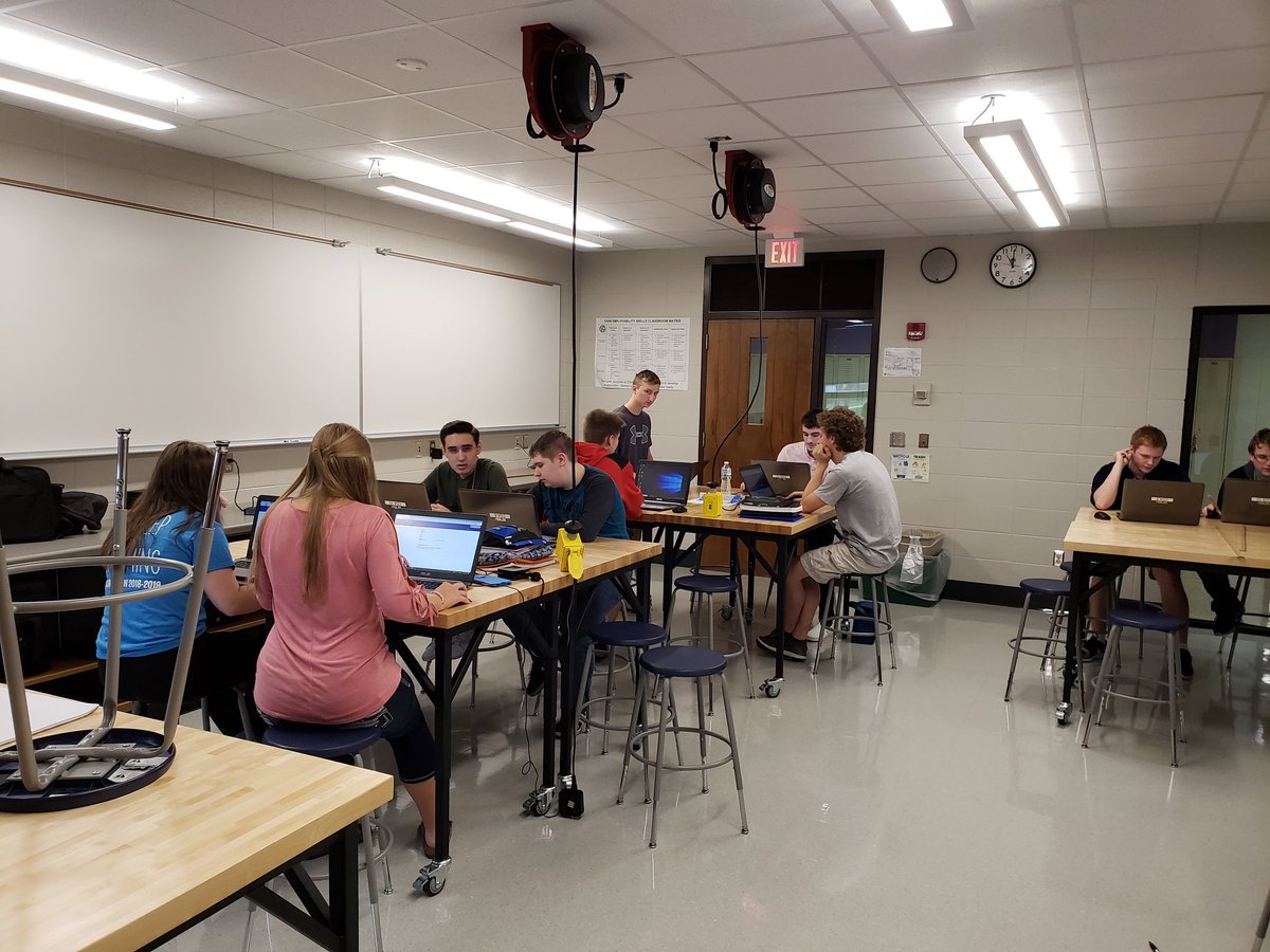 MrIserloth's tweet photo. Counting down the seconds to hackathon 2018. #EAHSGO https://t.co/kAxPr8G5OR
