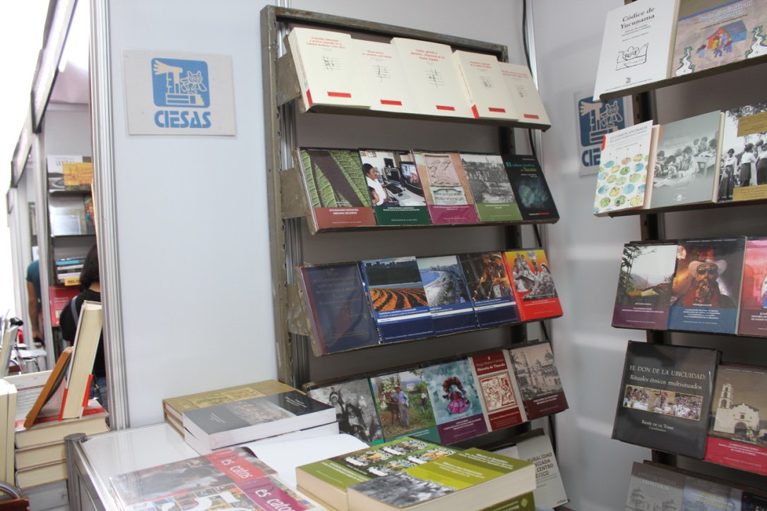 ciesas's tweet photo. #BuenViernes #Acompáñanos en @mna_inah #FILAH2018 Te esperamos en el #stand85 #Lánzate #NovedadesEditoriales #antropología https://t.co/f58J0jkqqP