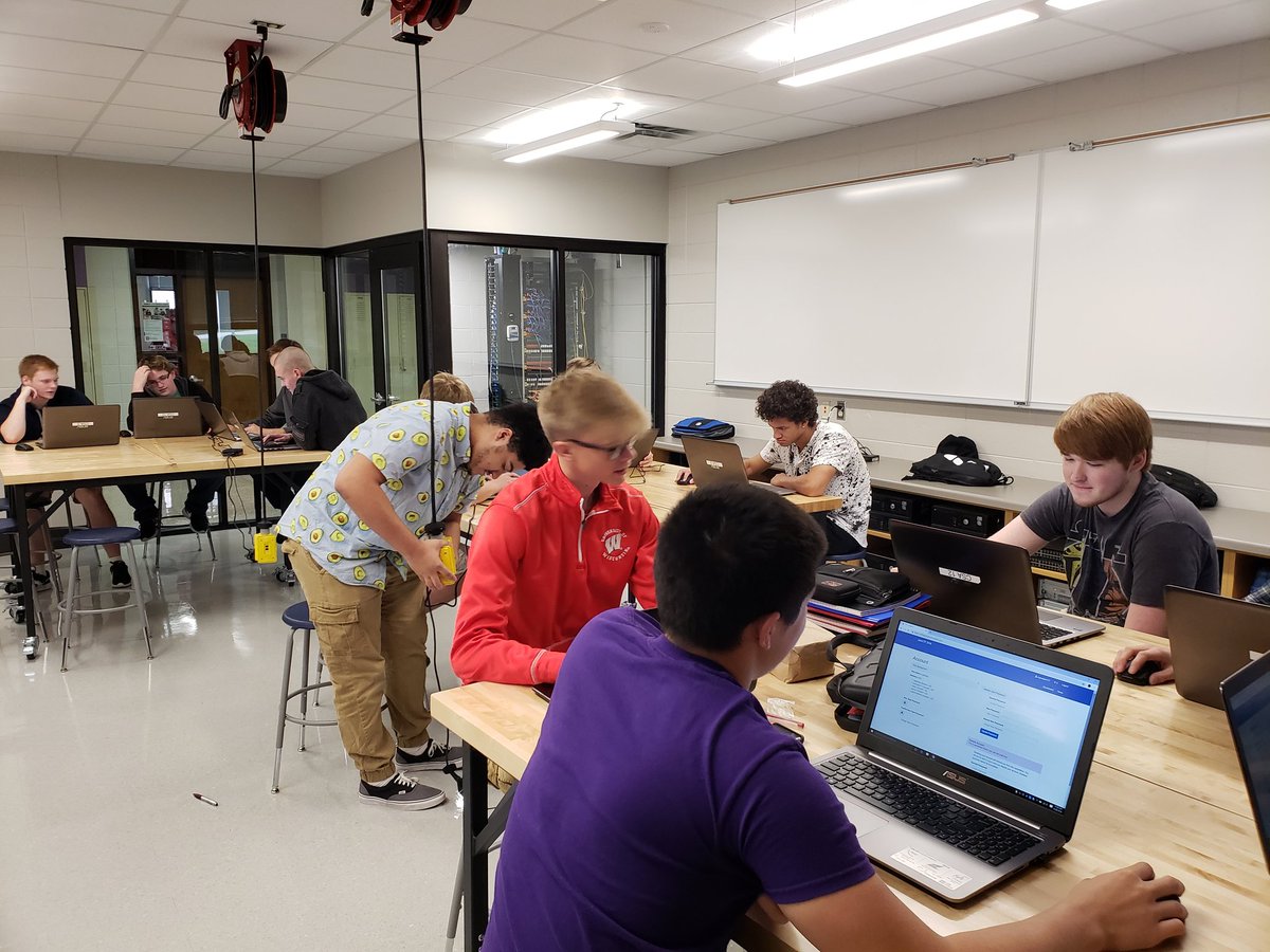 MrIserloth's tweet photo. Counting down the seconds to hackathon 2018. #EAHSGO https://t.co/kAxPr8G5OR