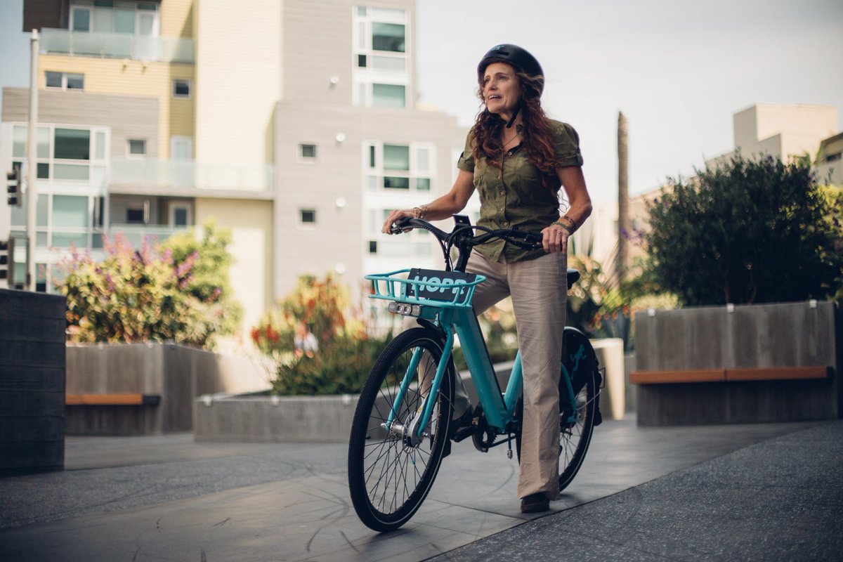 #DocklessBikeShare means that you have the flexibility to park where it is convenient to you. 

However, it is important that you park in a safe and accessible location for the next rider. 

Check out our parking tips: gohopr.com/2018/06/hopr-p…