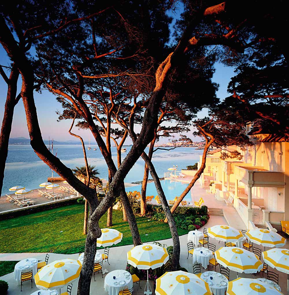 JohnPaulGroup's tweet photo. [#ConciergeSecrets] Cet été un nouvel hôtel 5 étoiles @LVMH a ouvert à Saint-Tropez ! Une destination prestigieuse à visiter absolument. https://t.co/zPEqIC1Tfv