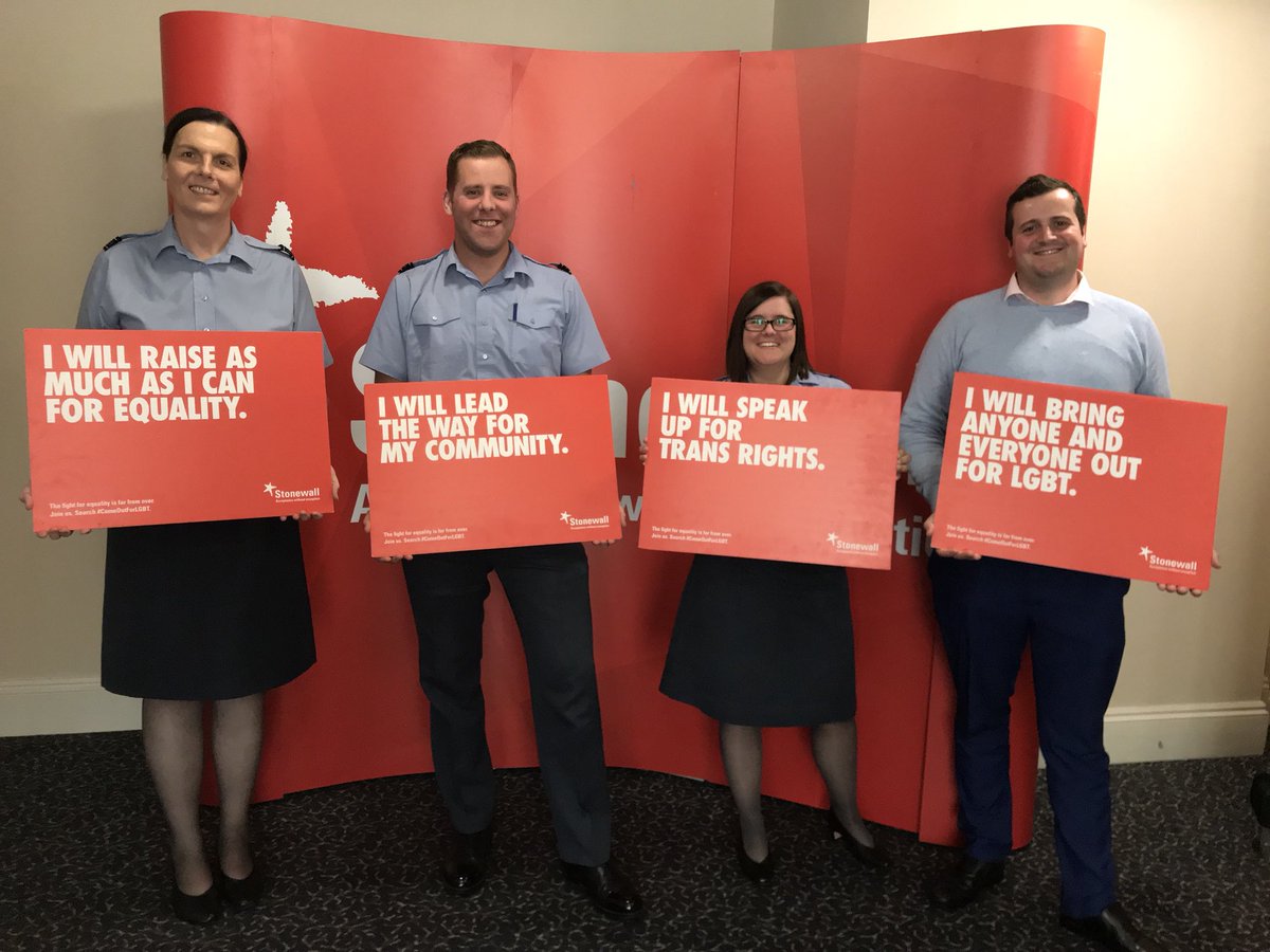 RAF_LGBT's tweet photo. @RoyalAirForce LGBT+ Freedom Network reps at the @stonewalluk workplace conference in Manchester
#ComeOutForLGBT #NoOrdinaryJob https://t.co/Y49QFjAeWR