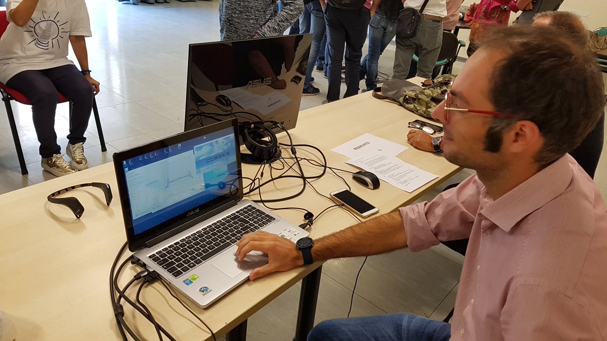 massimowww's tweet photo. @silabcnr Casco EEG al #Bright18 https://t.co/zj5fuS7x7E