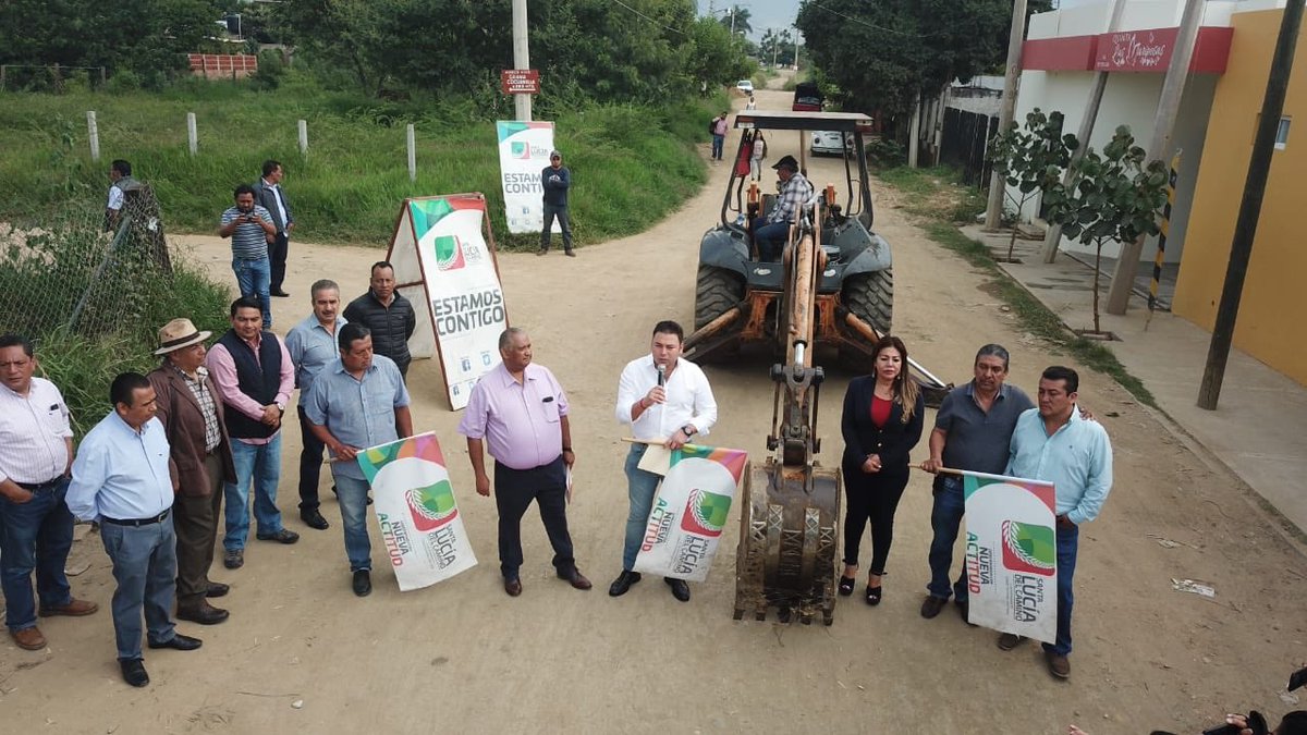 _RaulCruz_'s tweet photo. Así mismo 692.71 ML de guarniciones tipo machuelo y 1,126.41 M2 de banqueta de concreto hidráulico; obra que contempla trabajos de nivelación, corte de terracería, construcción de base hidráulica y pintura de guarniciones. @DAROaxaca https://t.co/K4204tCOr6