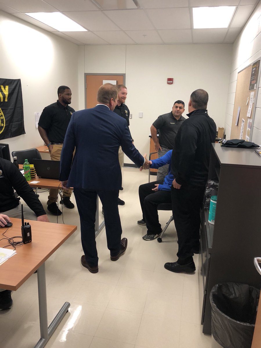 hockenberry52's tweet photo. BOE Member Murphy, Thanks for putting some boots on the ground today at 3Rivers @TRLSDjackets @taylorsportsAD @Coach_Holland @krauser109 @BethNeyer @TimSWagner @YellowJacketCB @MrBiedenbach @HollySimms6 @MissBowen1 @mrskatieconley @Oser3R @3RiversCOO https://t.co/txkpTZOc4u