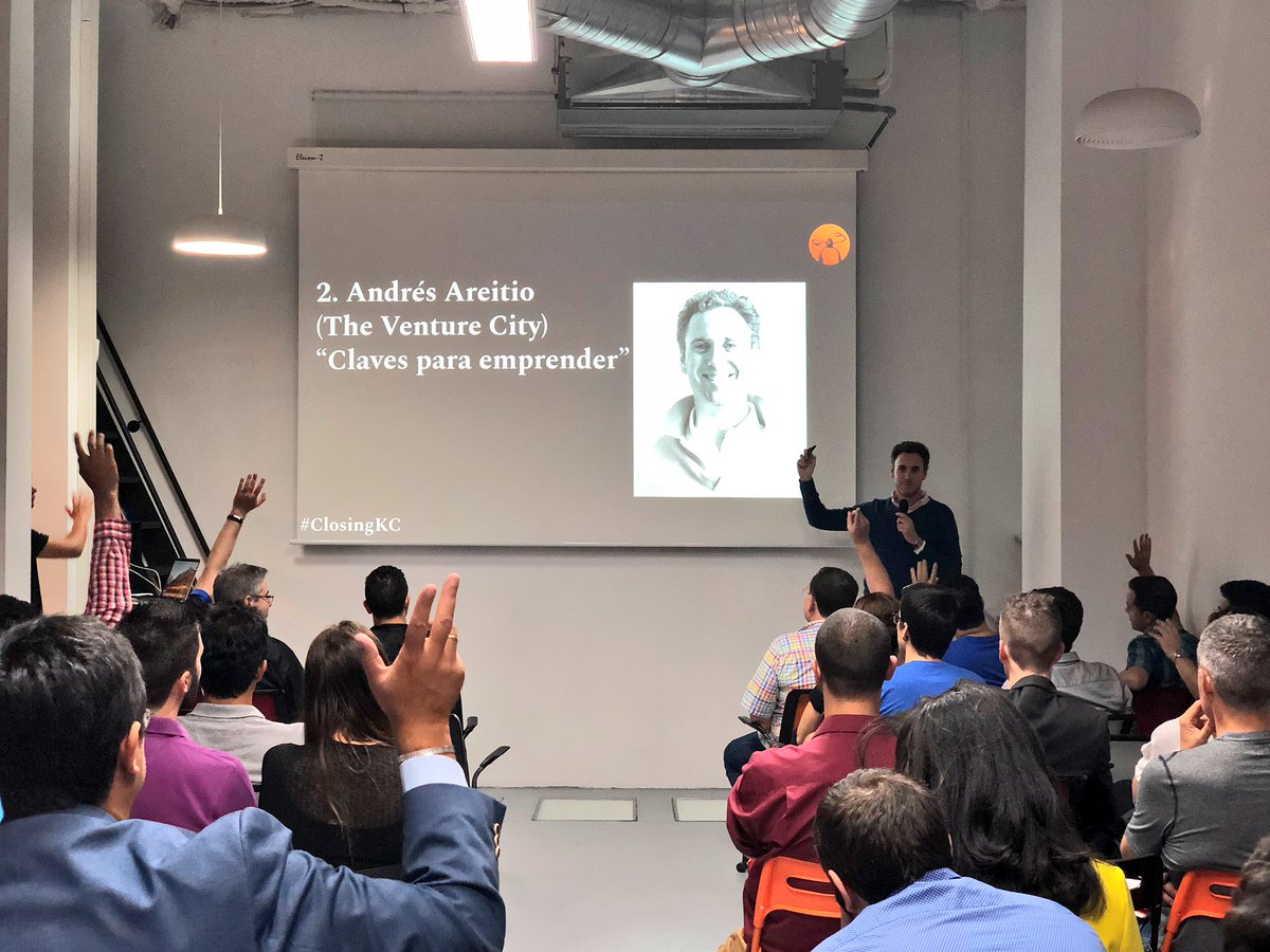 KeepCoding_'s tweet photo. Andrés Areitio de @TheVentureCity nos da claves para emprender en #closingkc 💪 https://t.co/DF2oPng9Ei