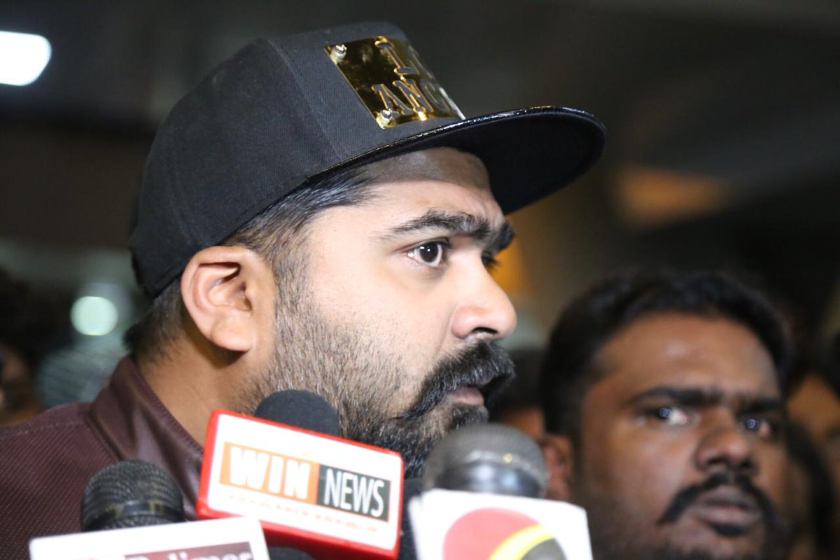 KollywoodCinima's tweet photo. #KingEthiReturns Pic 01 #VanthaRajavaThaanVaruven #STR #CCV #ChekkaChivaanthaVaanam #Ethi #EthiReturn https://t.co/iRpGpgWMN5