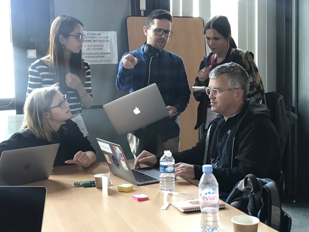 jvanbalen's tweet photo. hackday vibes minus bro attitudes plus sheet music #wimir2018 https://t.co/QhTn1h9uHz
