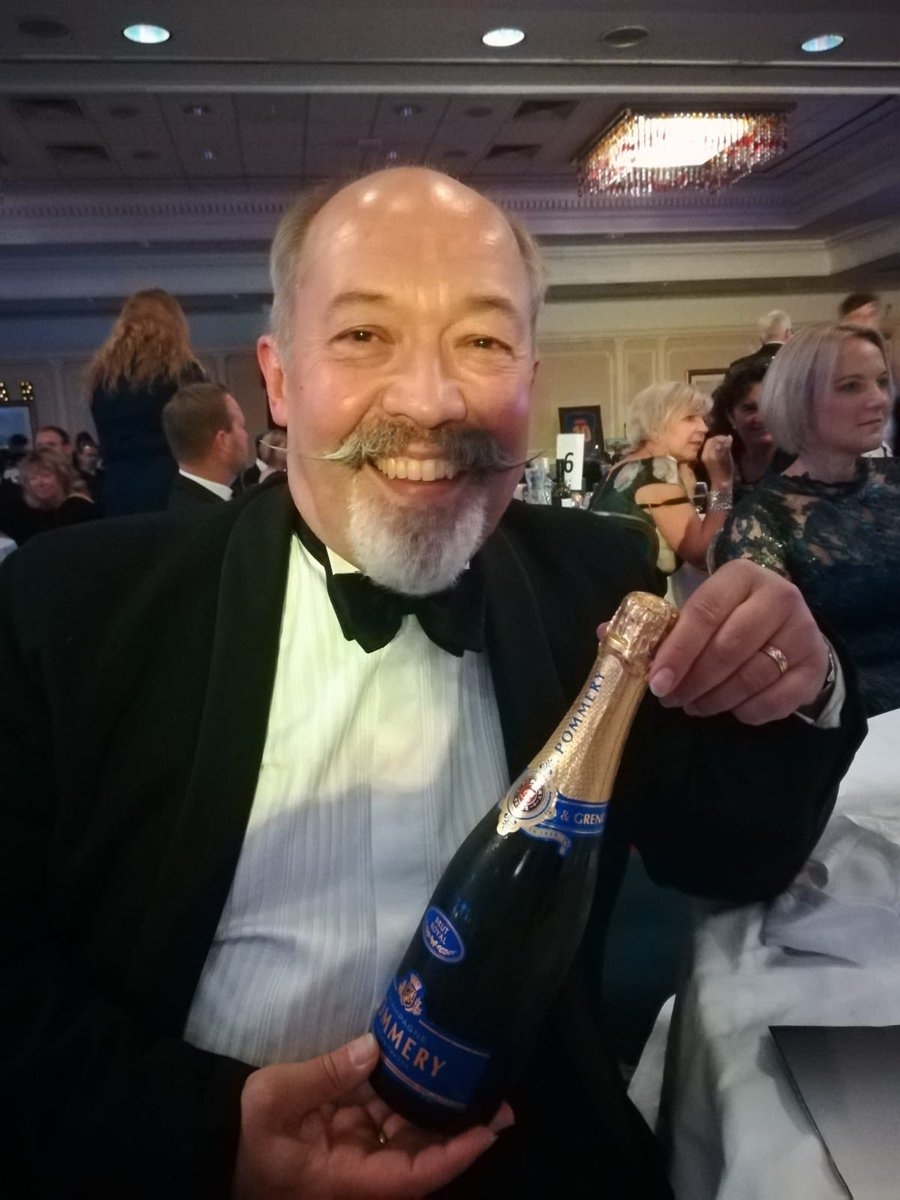 AndrewWilsonii's tweet photo. Fab to be shortlisted with @GavinMcWilliam for two of our gardens in the @The_SGD awards but thrilled also for our @LCGardenDesign graduates shortlisted too - @MarthaKrempel1 @racheltherake @eegreenfingers and @Lara_behr #fridayfabness #openthechampagne https://t.co/R5NxuI3Asu