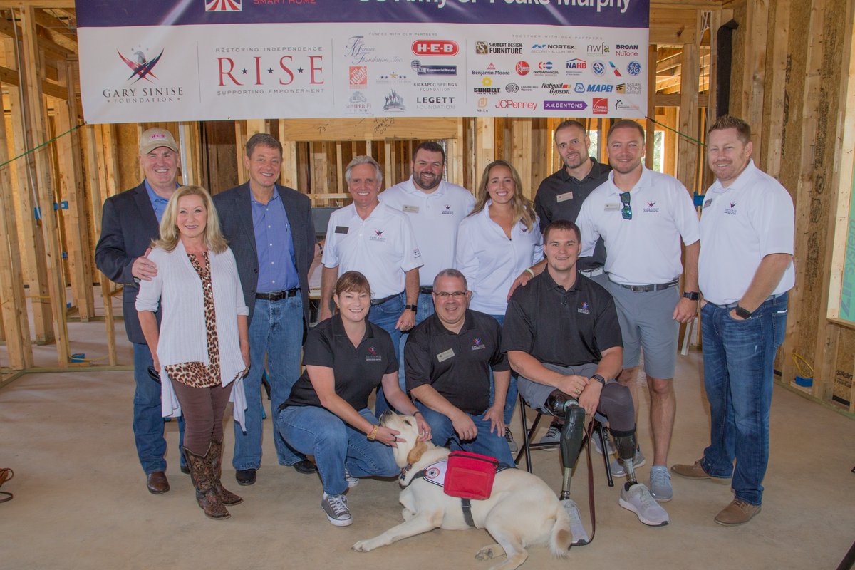 GarySiniseFound's tweet photo. Check out these photos from the #WallsofHonor event for U.S. Army CPT Jake Murphy and his family in #Texas! #JakeMurphyRISE #GarySiniseFoundation
More photos here: https://t.co/AevRdencA3 https://t.co/Xvhm6j3HSj
