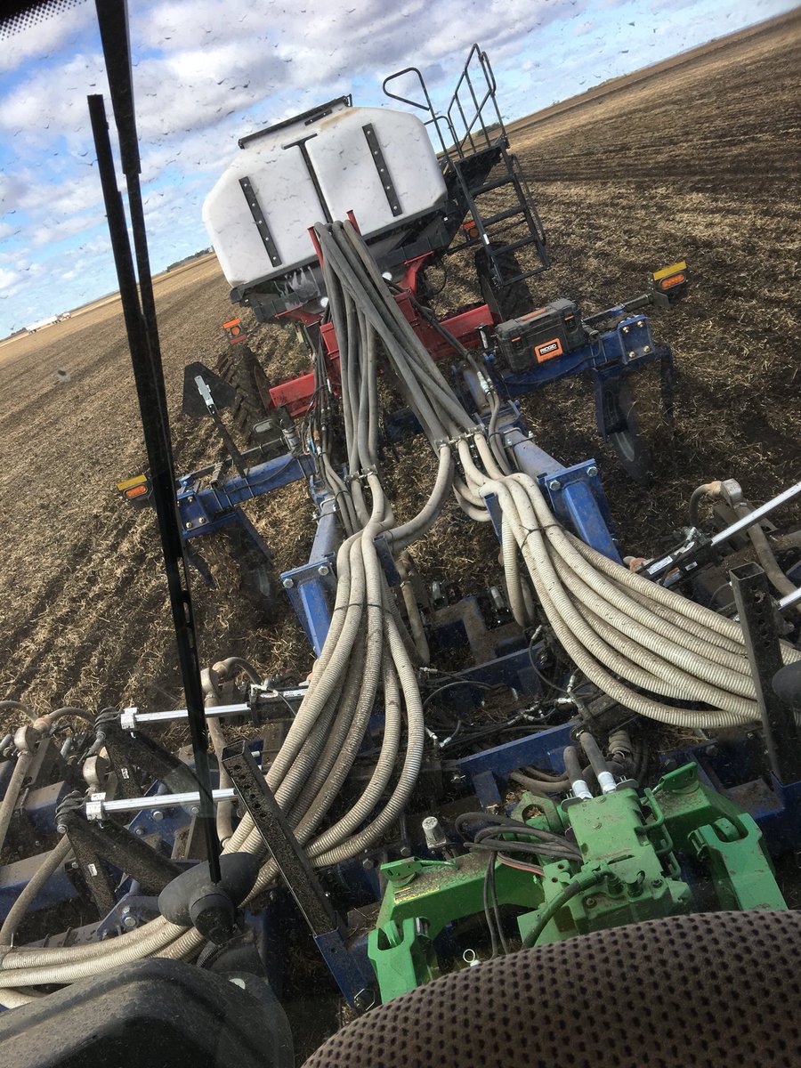 SengerMichael's tweet photo. Turning some dirt today! @NorthStarAg2  @BLUJET01  @SalfordGroup https://t.co/SdXrjgN9y9