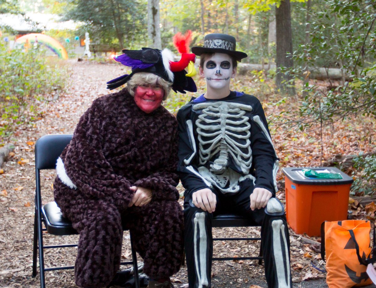 RestonOnline's tweet photo. Volunteers: We need your help for this year's Halloween House and Trick-or-Treat Trail! Details: https://t.co/d94pgThemH

@VolunteerReston @restonnature #EnjoyReston #Reston #Halloween #volunteer #volunteering https://t.co/mGNumgFajL