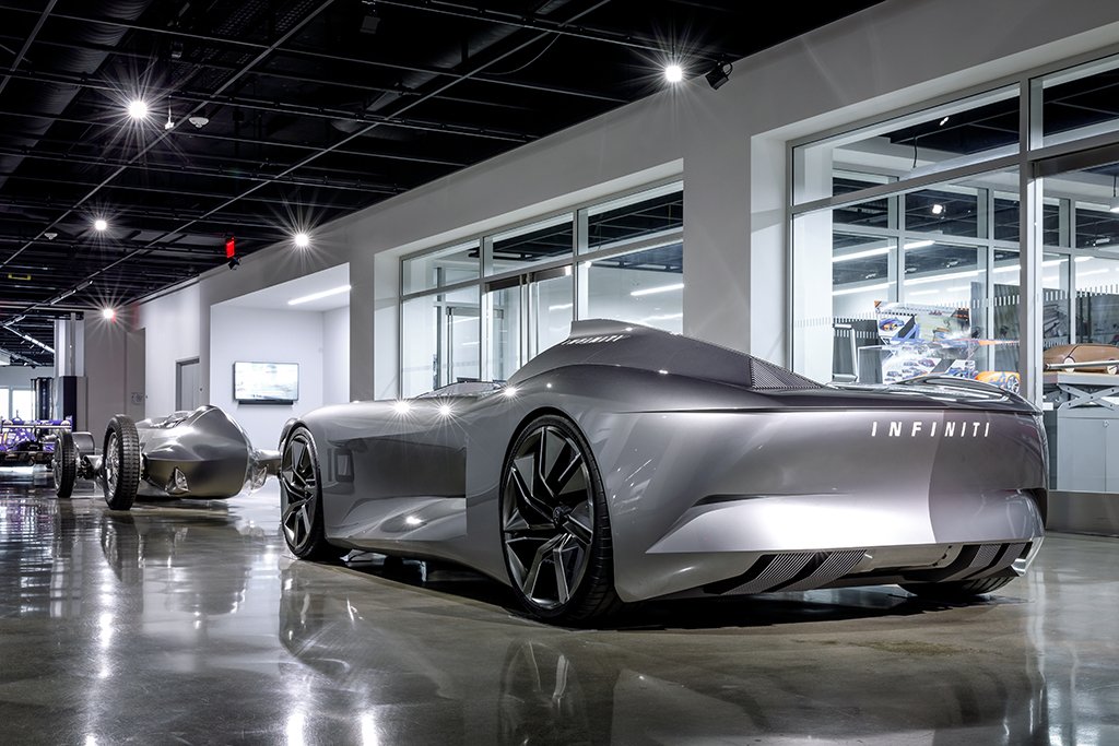 StephenHoltzman's tweet photo. The #INFINITI #Prototype9 and #Prototype10 concept vehicles are making their Hollywood debuts at the Petersen Automotive Museum #Petersen_Museum. #EmpowerTheDrive https://t.co/9SMQqzaMWK https://t.co/90oRL73Qa1