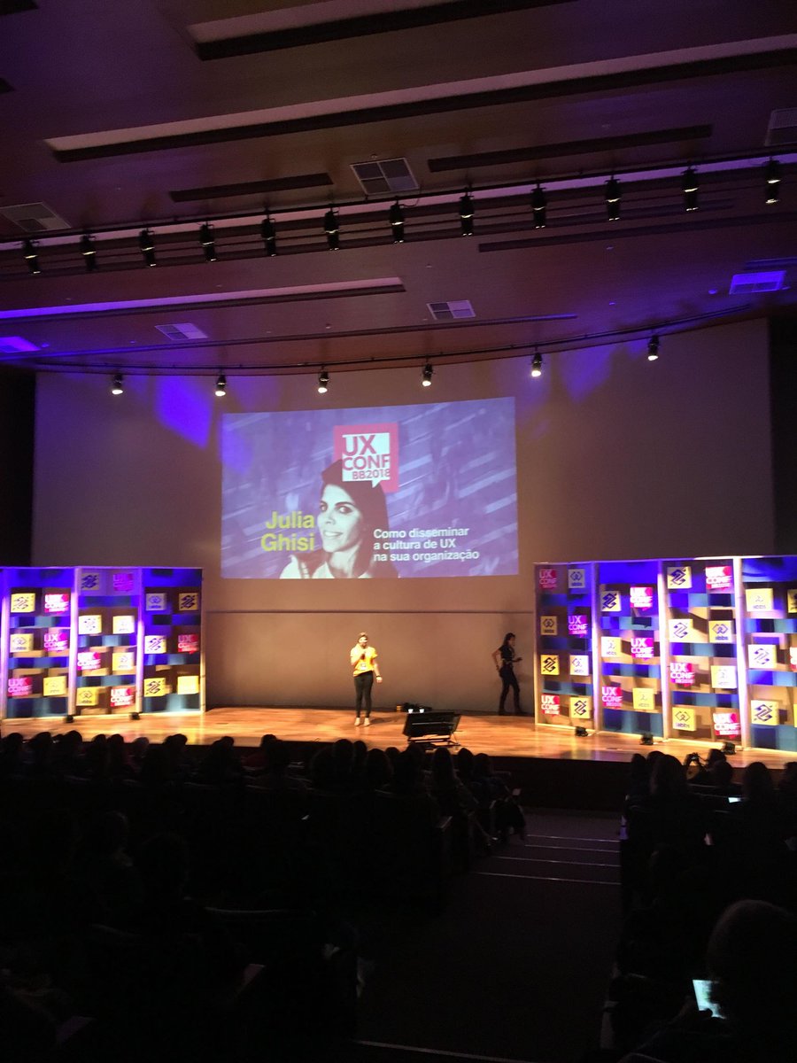 CatarinasDesign's tweet photo. Ontem estivemos em Brasília na #UXConfBB2018 a UXConf do Banco do Brasil para falar de Cultura de UX! Obrigada pessoal do @labbs_bb pelo convite, foi demais <3 #GoCats #ux #userexperience #userexperiencedesign #catarinasdesign https://t.co/xM73QCG0bJ