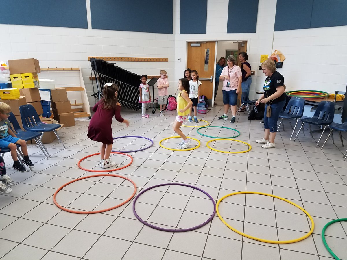 BritatheMs's tweet image. Our DHH family has so much fun during Social Group! Here we are playing a hopping game combined with Rock, Paper, Scissors! #weusesign #TheCLESWay #teacherofthedeaf #socialgroup #weloveourjob #DeafEd #deafeducation #happiness