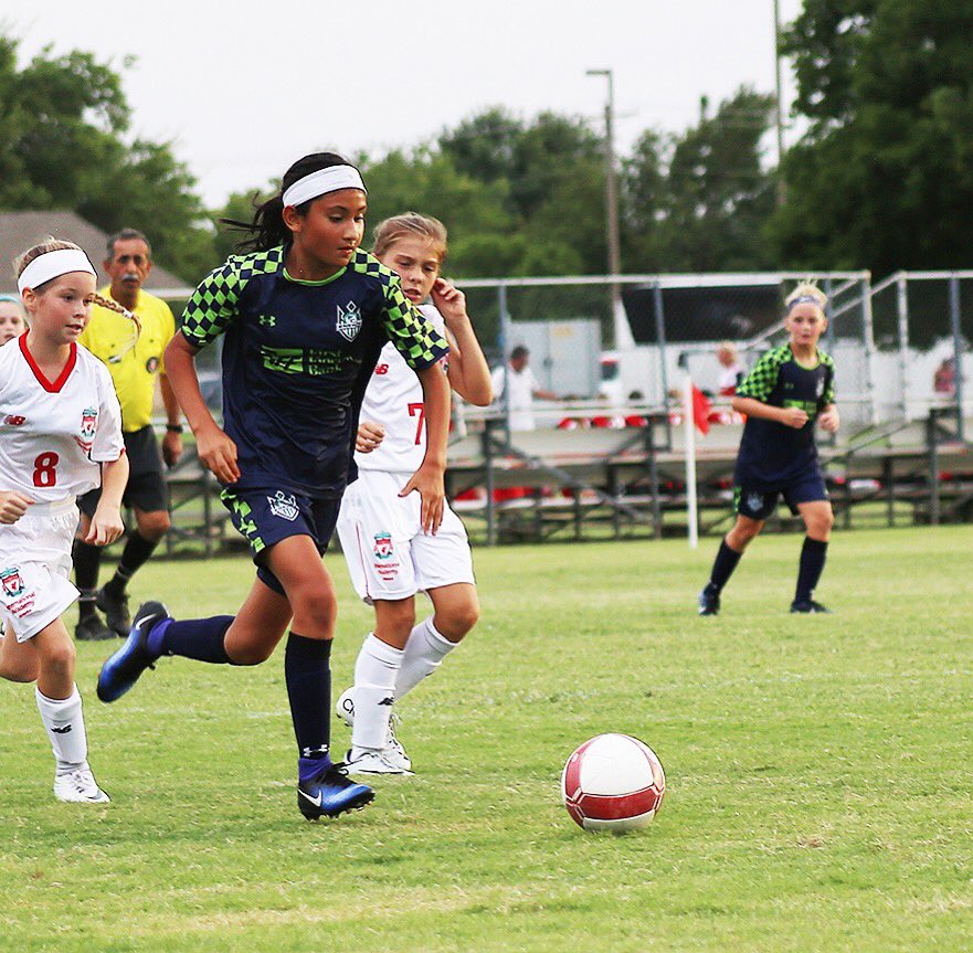 oefc08girlsecnl's tweet photo. We are running to the weekend like Dannae runs to the goal... happy Friday everyone! β½οΈ
#dannae #trytocatchher #goodluck #TGIF #oefc08girlscentral #bringtheenergy https://t.co/zH16e9alEL