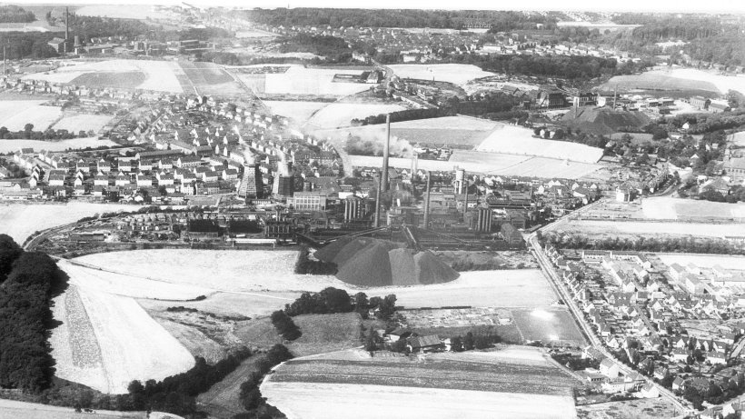 WAZ_Bochum's tweet photo. Lothringen: Zechen-Siedlung Lothringen in Bochum-Hiltrop wird 100 https://t.co/Ug0O2tdFpa https://t.co/ogZ2qRCbyk