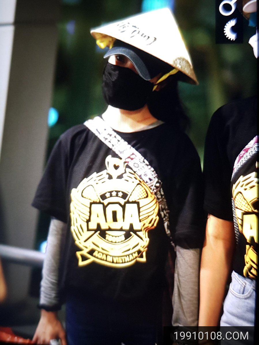 SHINJIMIN_COM's tweet photo. 180929 AOA 지민 베트남 SGN 출국 프리뷰

#AOA #지민 #신지민 #갓지민 @Official_AOA https://t.co/FQHSU2rwjS
