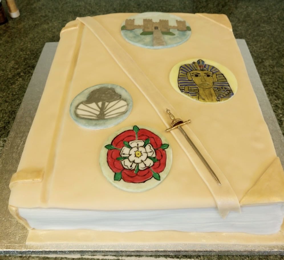 StockgrnHums's tweet image. Humanities cakes for Macmillan today! #macmillancancersupport #cakeislife @Stockgrn #History #geography