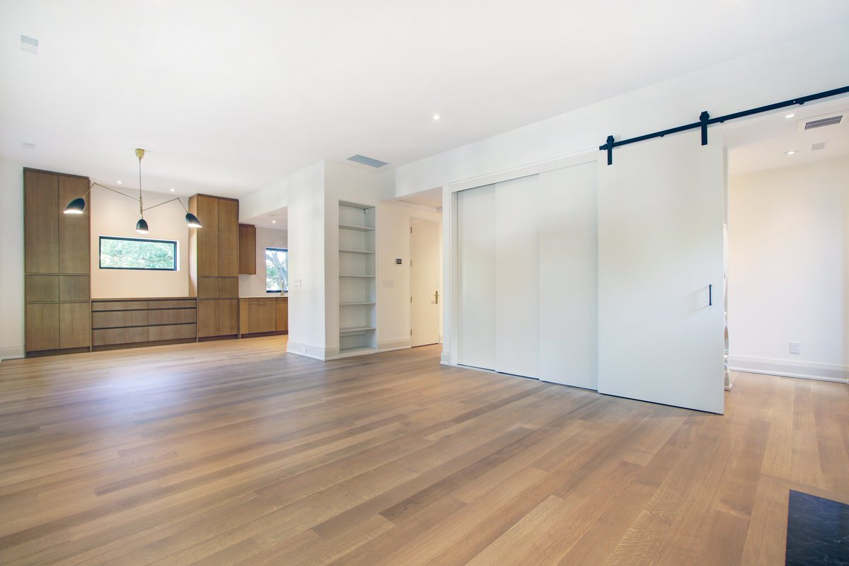 CoreAssetsRE's tweet image. The release of the Hudson Condos marks a rare opportunity to move into one of the finest neighbourhoods in the city without the huge expense of purchasing. 128 Hudson offers exceptional features &amp;amp; finishes throughout. More here: bit.ly/2NP4NWE