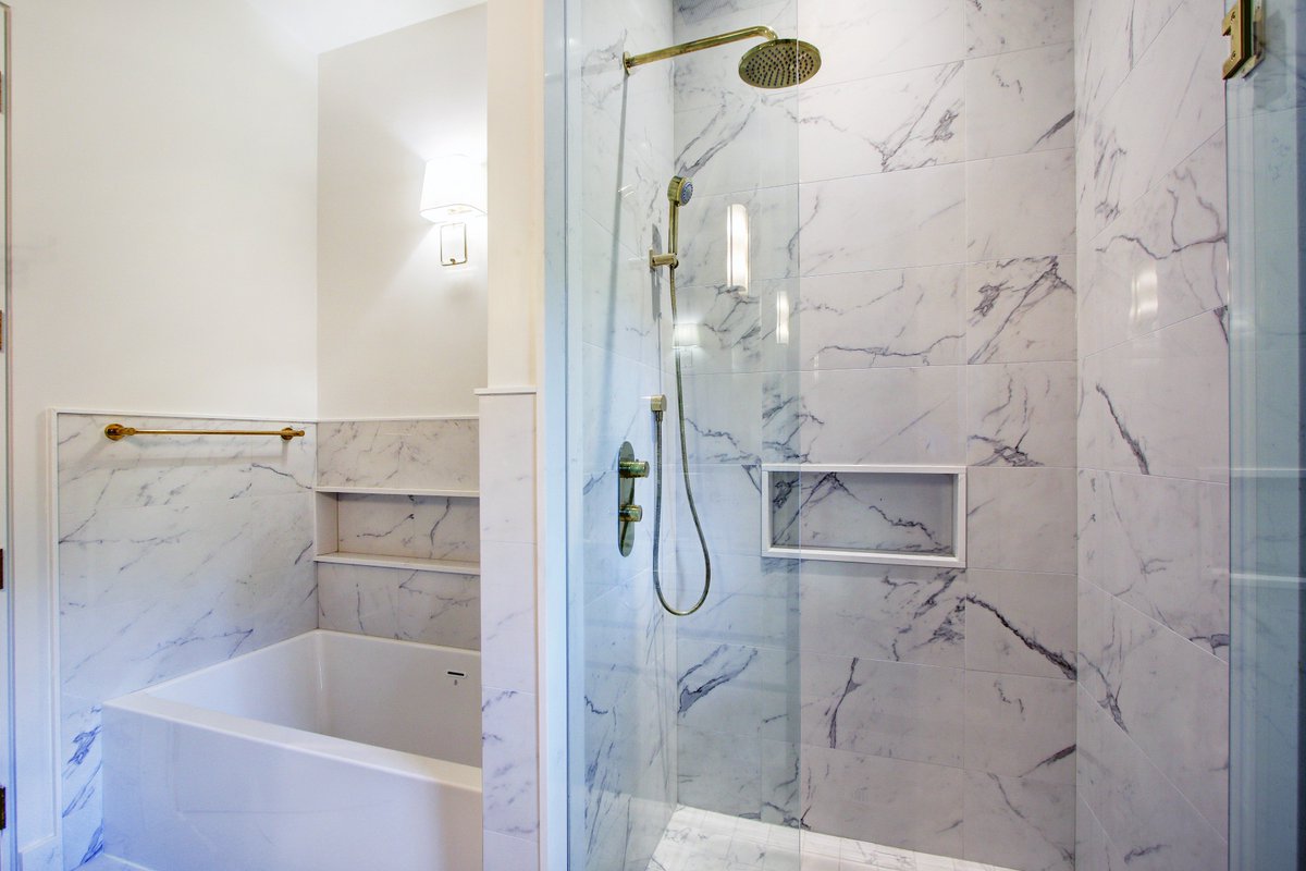 CoreAssetsRE's tweet image. The release of the Hudson Condos marks a rare opportunity to move into one of the finest neighbourhoods in the city without the huge expense of purchasing. 128 Hudson offers exceptional features &amp;amp; finishes throughout. More here: bit.ly/2NP4NWE