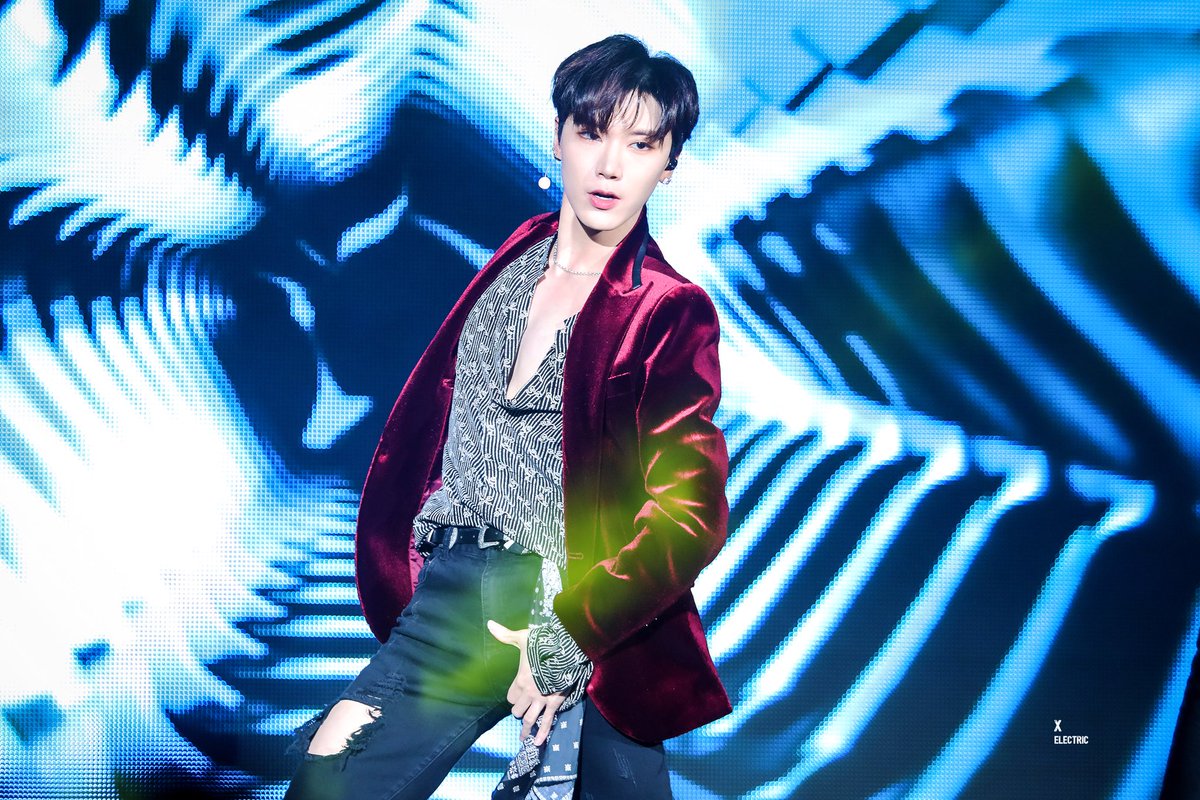 Xelectric10's tweet photo. 180928HQ
🖤❤️🖤

#NCT #TEN  #텐 
#NCT2018 https://t.co/xRsydSqrNV