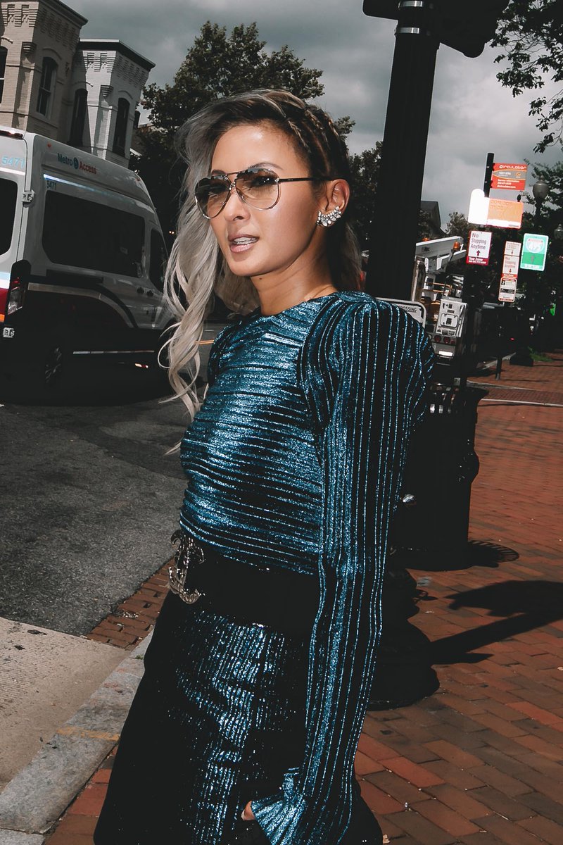 IllusionsSalons's tweet photo. 80's Redux ⚡💎 : Obsessing over our latest creative 
collaboration with the super fierce #DCfashionista @Anchyi #wce 🙌🏼 #Friyay #Friday #Weekend #style
.........
🌟Color refresh by 'Elizabeth'
IG: @HairPlaybyElizabeth
Event braided updo by 'Josh' 
IG: @joshledidmyhair https://t.co/8ApcQwwbMJ