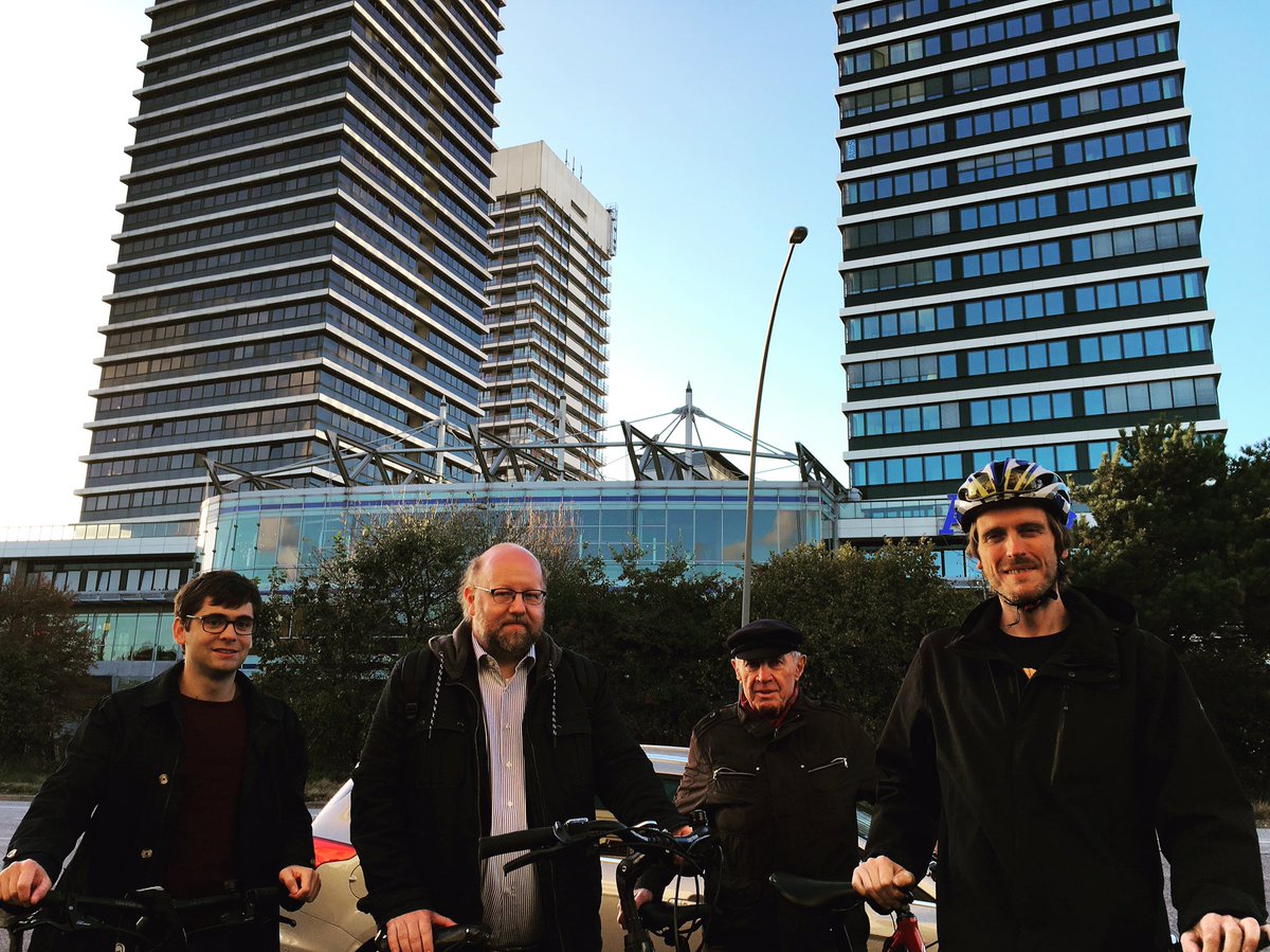 Unsere kommunalpolitische Fahrradtour startet heute an der Mundsburg :D
