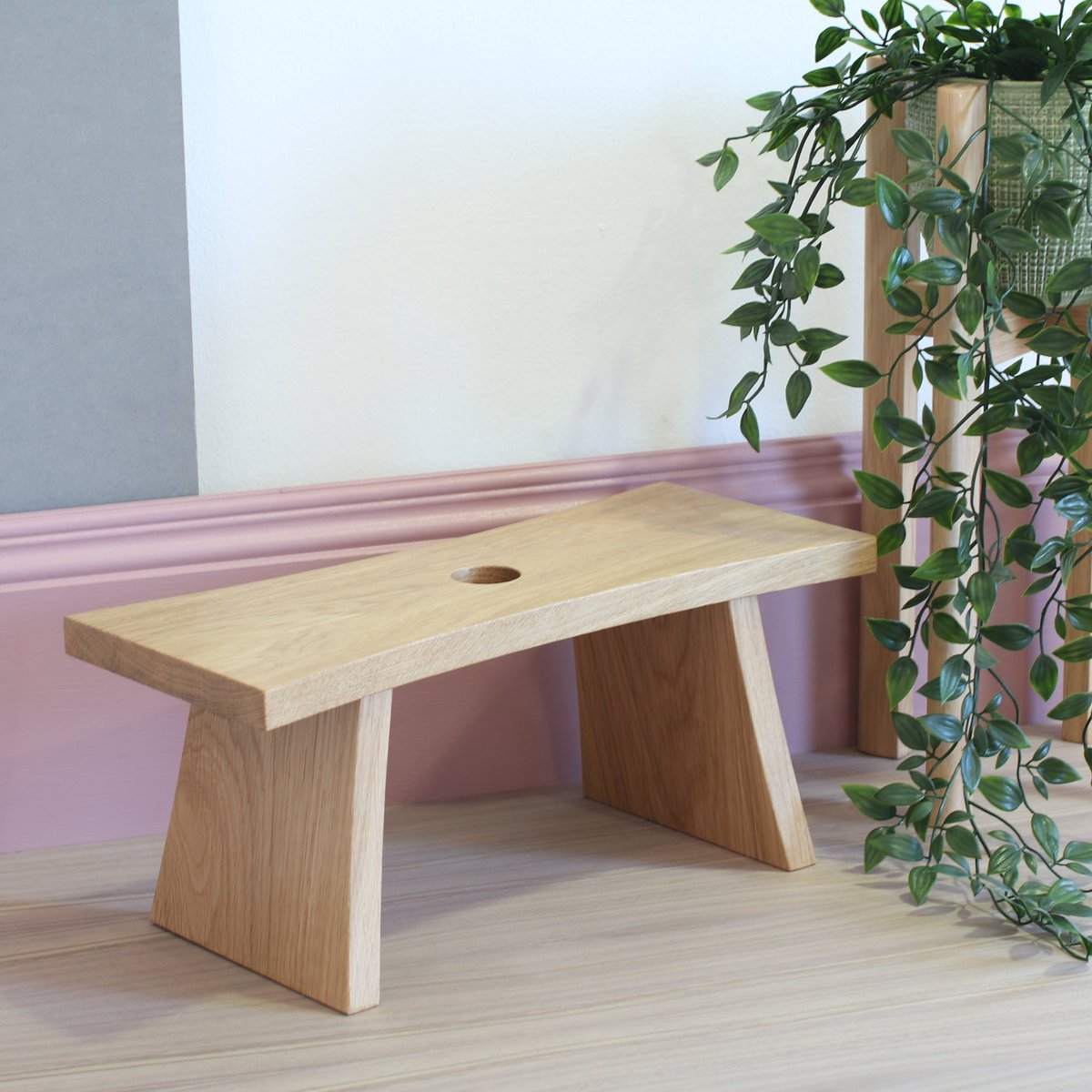 jamesdesign's tweet photo. Cracket - was a small stool originally carried by coal miners in the north of England down the pit everyday. This is my contemporary take on this traditional piece. An incredibly useful little stool! #cracket #oak #stool #handmade #furniture #miner #step #nefollowers https://t.co/x7DeJpZzw4