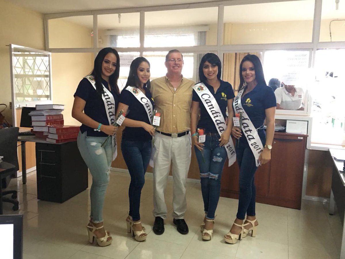 RegistroLC's tweet photo. Visita al @RegistroLC de las candidatas a Reina del Cantón La Concordia @GAD_LaConcordia @AndradeWalter_ https://t.co/f2a6fDKlpY