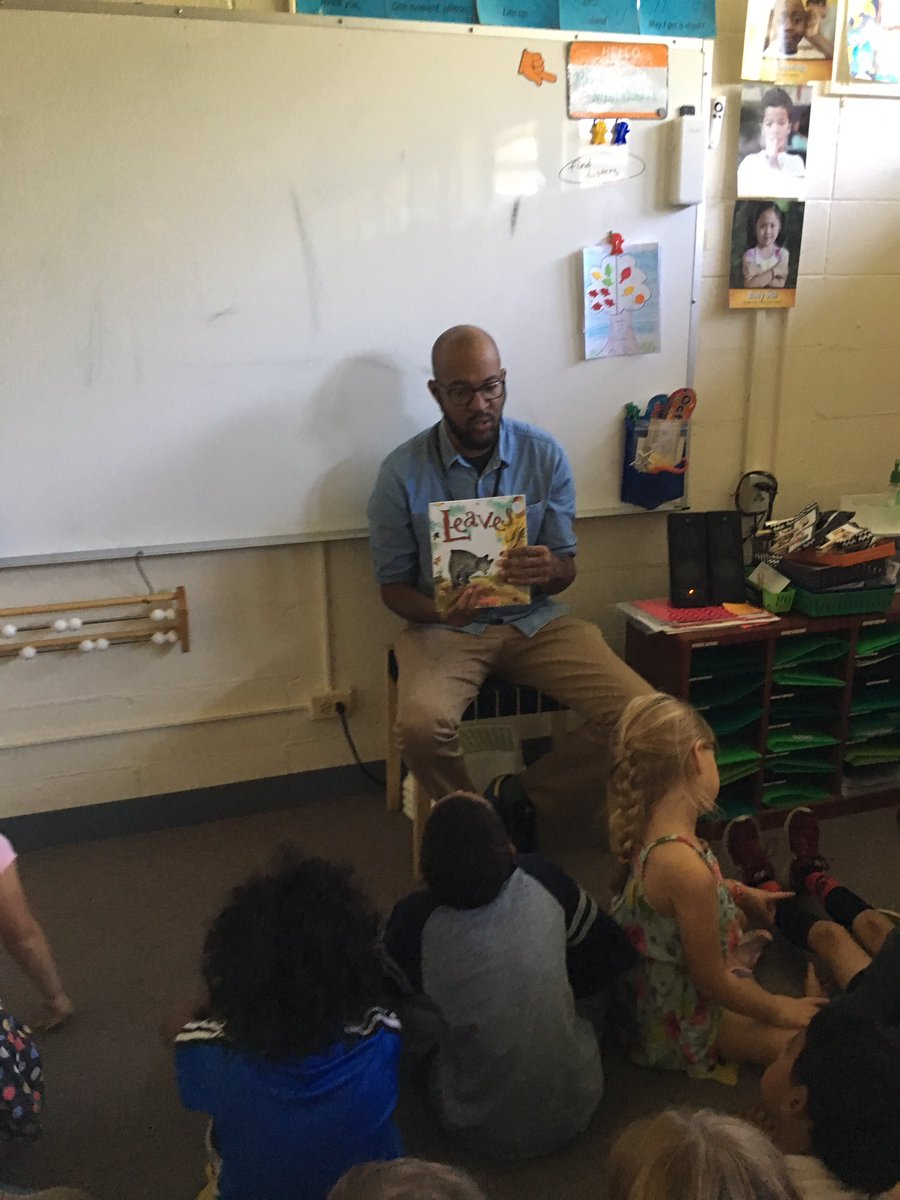 cniko112's tweet photo. While I am away, the kids get another chance to learn with the wonderful Mr.Robinson! #fabsub #hatchtigers #oakpark97 https://t.co/mvQCiWQHDw
