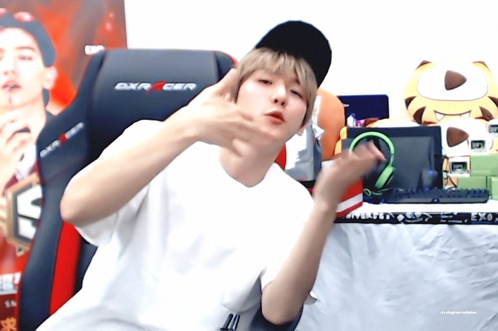 11degreecelsius's tweet photo. #백현 #BAEKHYUN
180928 SM 슈퍼아이돌 리그 배그방송
뽀뽀후💘

https://t.co/5env682FVO
https://t.co/XBjj400lY7
https://t.co/v8wxuVYoZ7
https://t.co/jLhSXTBEgz https://t.co/5lZDUsC5ko