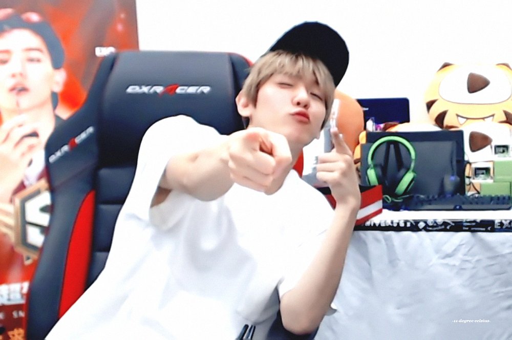 11degreecelsius's tweet photo. #백현 #BAEKHYUN
180928 SM 슈퍼아이돌 리그 배그방송
뽀뽀후💘

https://t.co/5env682FVO
https://t.co/XBjj400lY7
https://t.co/v8wxuVYoZ7
https://t.co/jLhSXTBEgz https://t.co/5lZDUsC5ko