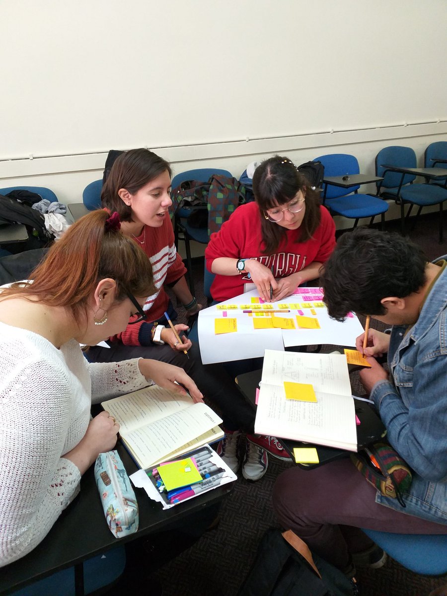 100% concentrados los alumnos del magister, evaluando riesgos de un área urbana y su #patrimoniocultural #LosDesastresNoSonNaturales #patrimonio y comunidades son vulnerables a #Desastres. #Arquitectura @utfsm @HurtadoMarcela