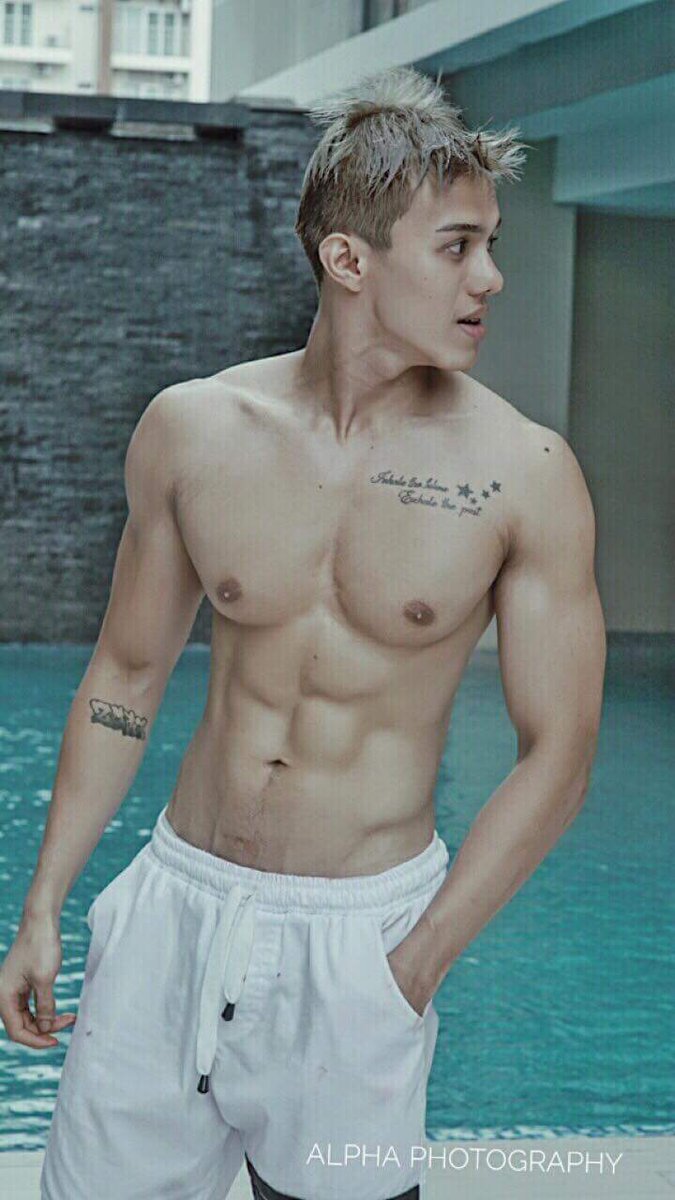 Koko19853375's tweet photo. အရမ္းဘဲခ်ိေနပီ😘😘😘😘😍😍 https://t.co/AVILSkmjKU