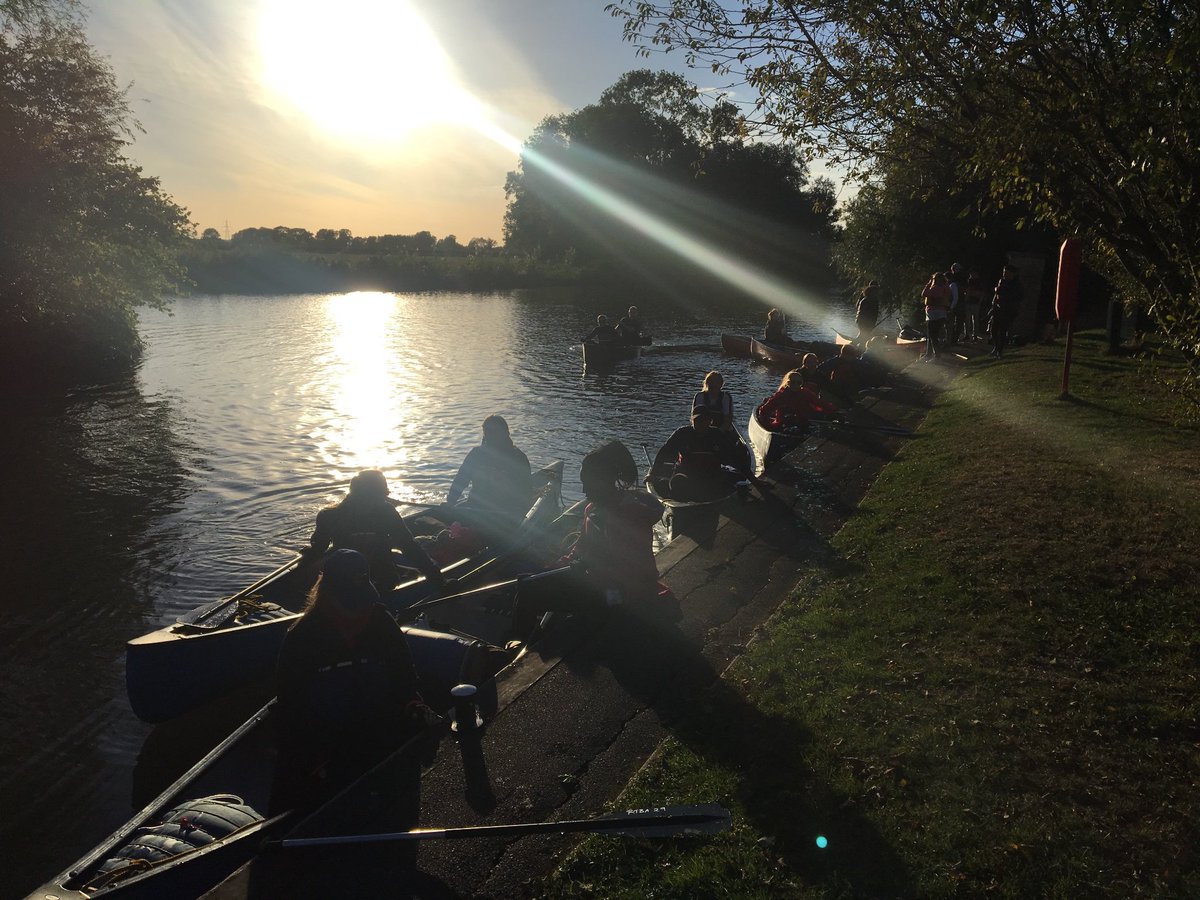 HallMeadDofE's tweet photo. Sunset arrival at camp! ☀️🚣🏼‍♂️🏕🥈 #dofesilver #oxford @RTBActivities @hallmead https://t.co/nOWI1chKKR