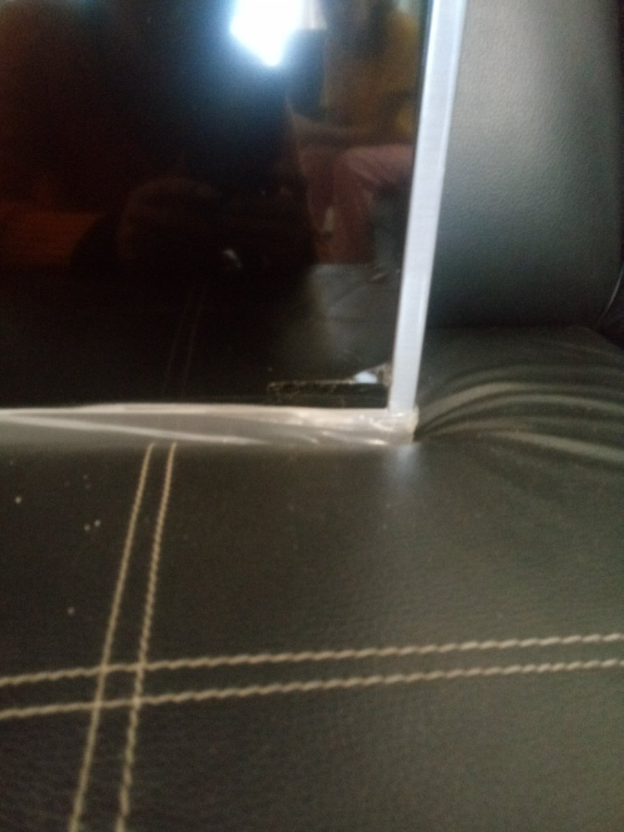 SoretYlen's tweet photo. Buenos días...@PolaroidMexico , le solicito de la manera más atenta la devolución de mi dinero...ya que acabo de recibir el cambio físico de mi pantalla NUEVA y me enviaron una estrellada de la pantalla, la verdad para mi eso ya es burla de parte de ustedes. https://t.co/8ieYYtTG2y