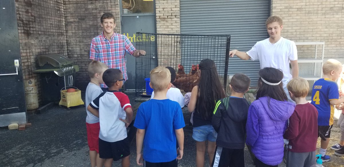 WHSAPZim's tweet photo. Great events at the Walkersville Community Show. Tanner and  Ethan discuss the life of chickens.  Megan and Javier lead duck races with water pumps. https://t.co/HgQYhCvTrW
