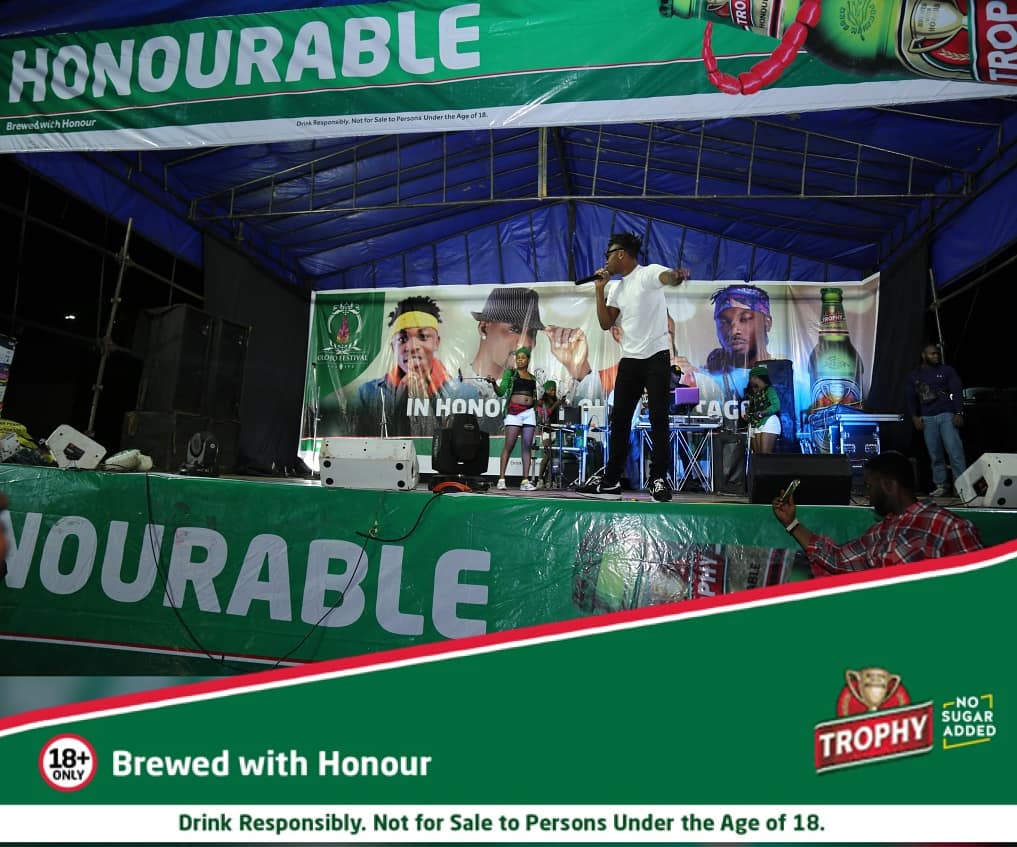 TrophyLager's tweet photo. Mayorkun with a superb performance last night at the Afenworo park. Join us for todays grand finale as Pasuma and Slimcase entertain honorable fans
#Olojofestival #Behonorable #otiseese https://t.co/BP7FPBYEFZ