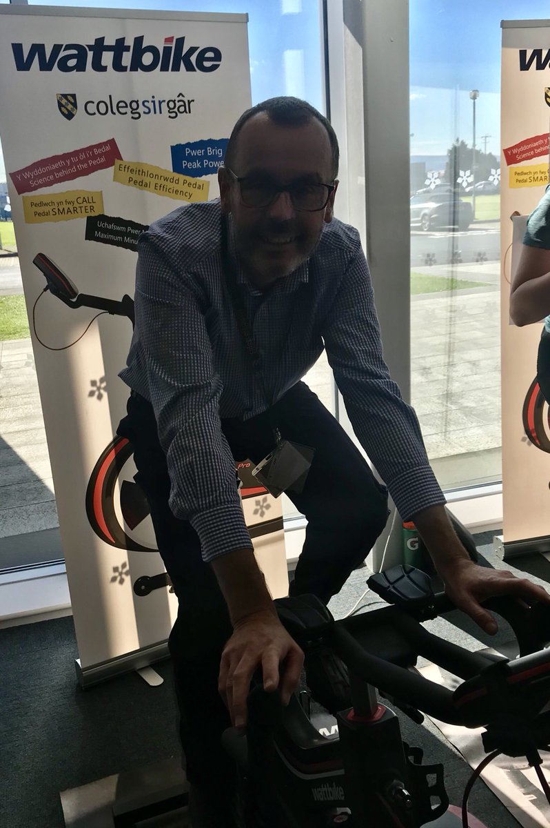 CSGsport's tweet photo. Fantastic to see @ColegSirGar Principal &amp; Directors taking part in 2hr Wattbike 175.5Km @LeTour Stage12 Alpe d’Huez Challenge Raising £65.70 for @macmillancancer #coffeemorning #healthandwellbeing
#SuitingupforWattbike
#csgPROUD 👊🏼 https://t.co/TRaEl5fPnZ
