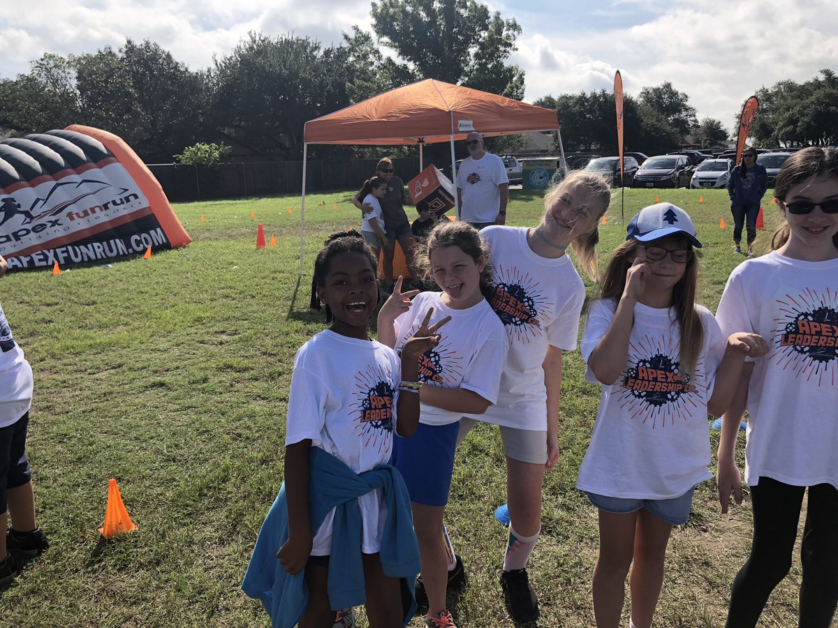 KandeceEmbrey's tweet photo. Bearathon Fun Run! @BHCBears https://t.co/pw7vQed7GH