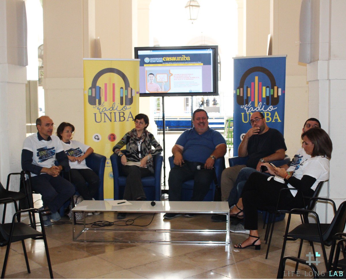 SDC_uniba's tweet photo. Oggi da @RadioUniba, in diretta nazionale sul circuito @rad_uni , nell’ambito della “Notte Europea dei Ricercatori”.
#LifeLongLab #HungerGames #BraLab https://t.co/HTZEO8PCVu