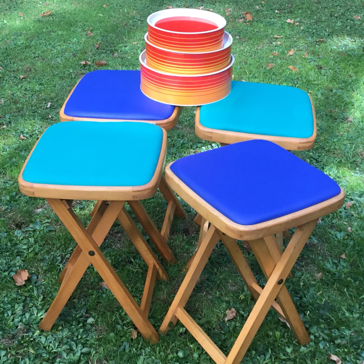 VintageVintageC's tweet photo. Packing up ready for the Abney Hall Flea Market tomorrow and Sunday. See you bright and early to nab the best stuff. @HackneyFlea #kitchendesign #ruschaart #foldablechair #midcenturyceramics #vernonward #kitchenalia https://t.co/XcmPrmDtpU