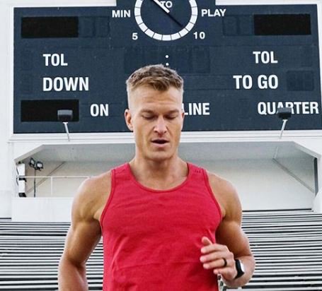 iFitLiveUK's tweet photo. Are you overtraining? Find out here: https://t.co/SzPw7yyiWu https://t.co/vcw1UhfBpf